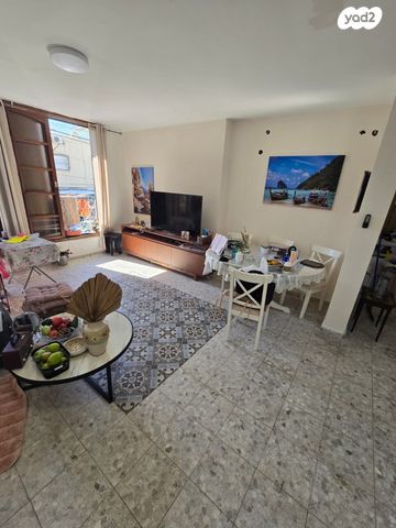 דירה, השלושה 49, עמידר, בת ים