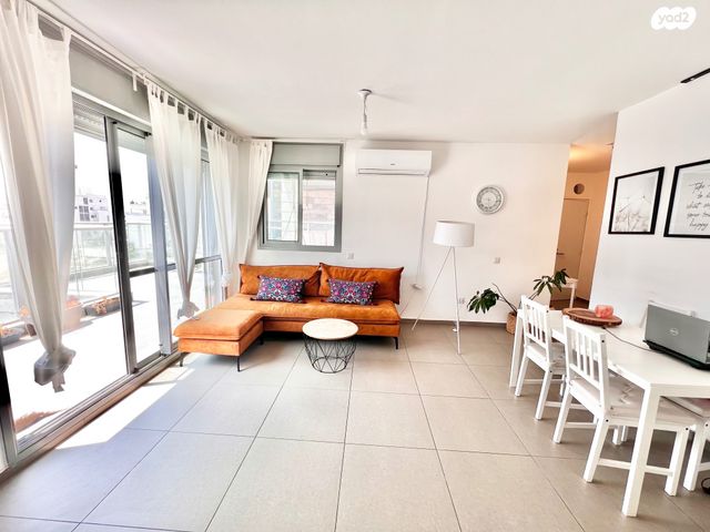 דירה, אליהו הנביא, פסגות אפק, ראש העין