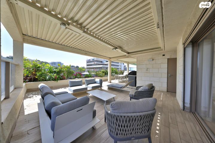 גג/ פנטהאוז, אחוזה, חיפה