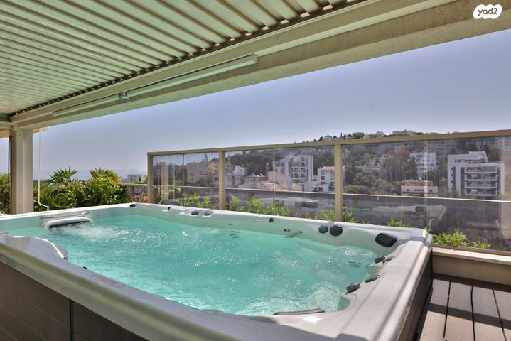 גג/ פנטהאוז, אחוזה, חיפה