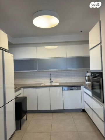 דירה, חיל האוויר, נווה חוף, ראשון לציון