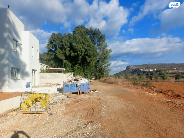 דו משפחתי, בנימינה גבעת עדה