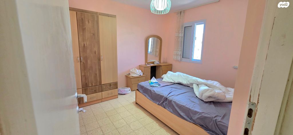 דירה, עין זיק, מצפה רמון