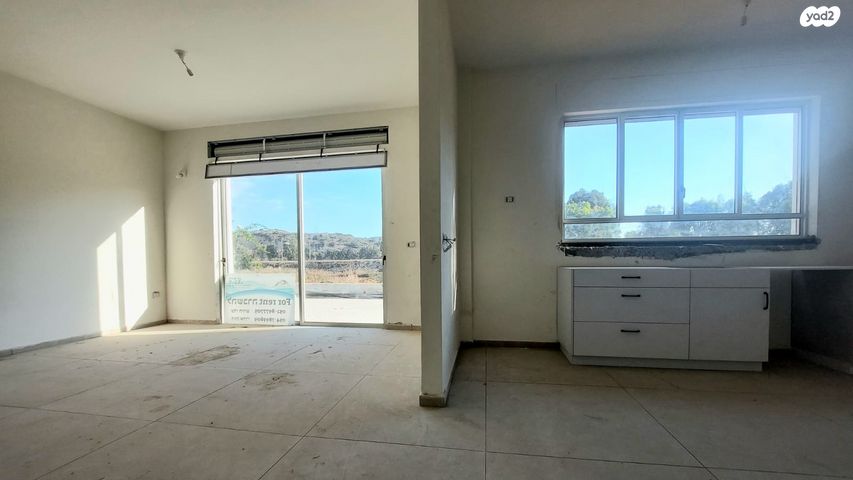 דו משפחתי, בנימינה גבעת עדה