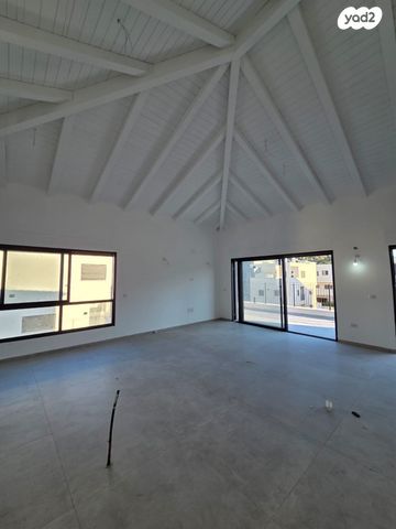 גג/ פנטהאוז, בצל האורנים, קרית טבעון