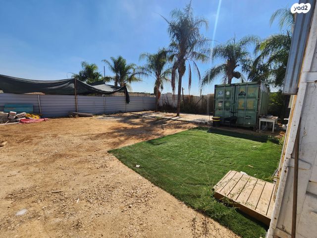 מגרשים, תל מונד