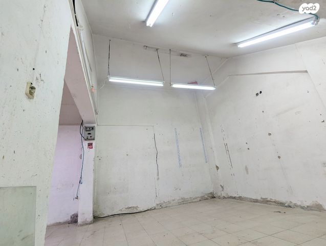 חנויות/ שטח מסחרי, הראשונים 26, רובע א', אשדוד