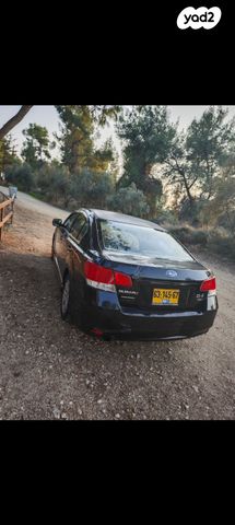 סובארו B4/לגאסי