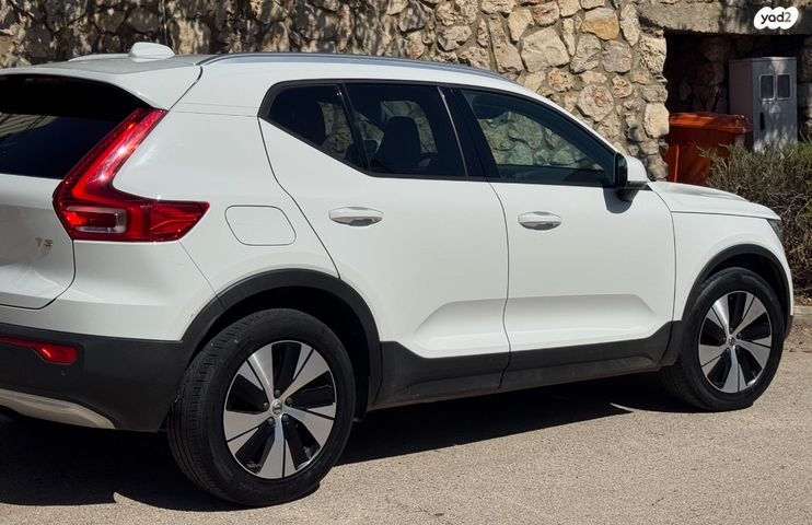 וולוו XC40