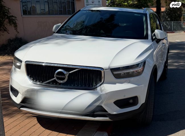 וולוו XC40