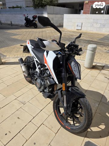 KTM Naked Duke 390