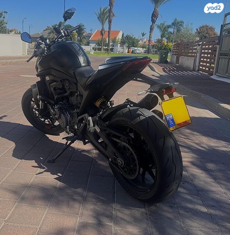 דוקאטי מונסטר 937