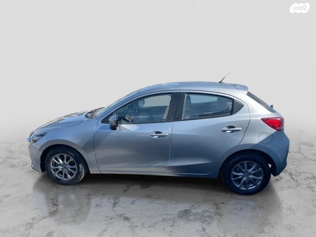 מודעת רכב מאזדה 2