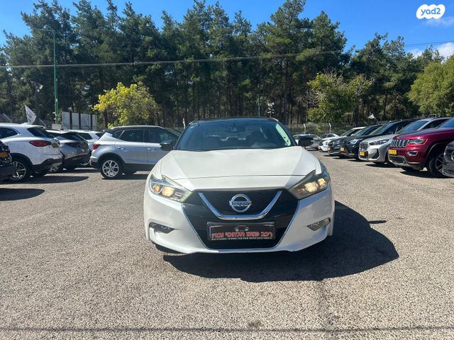 ניסאן מקסימה