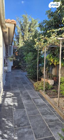 דו משפחתי, צה"ל 45, נאות הפרחים, גן יבנה