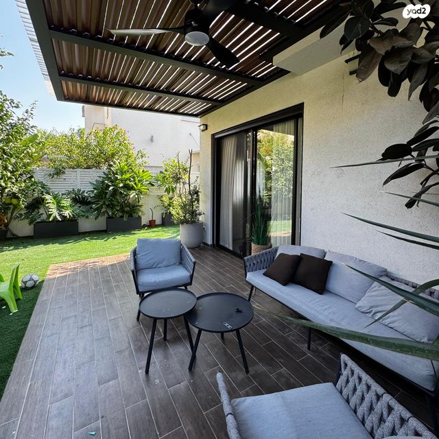 בית פרטי/ קוטג', הבוטנים 22, מרכז פרדס חנה, פרדס חנה כרכור