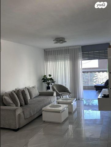 דירה, הרב מיימון 16, דרום מזרח, בת ים