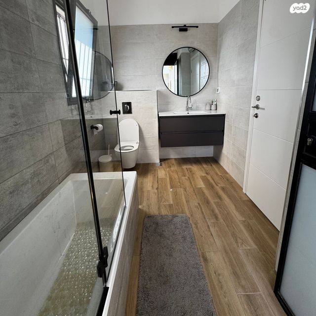 בית פרטי/ קוטג', הבוטנים 22, מרכז פרדס חנה, פרדס חנה כרכור