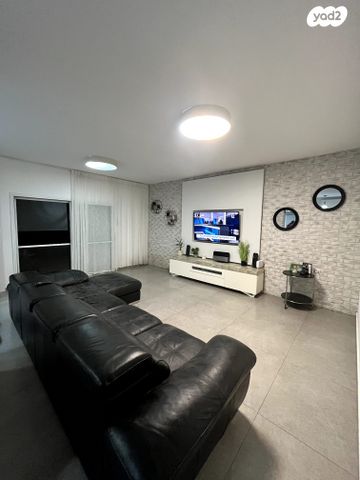 דו משפחתי, צה"ל 45, נאות הפרחים, גן יבנה