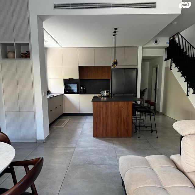 בית פרטי/ קוטג', הבוטנים 22, מרכז פרדס חנה, פרדס חנה כרכור