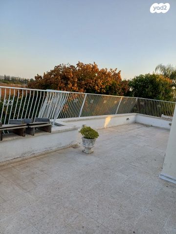 בית פרטי/ קוטג', הגלעד 20, נאות שז"ר, יבנה