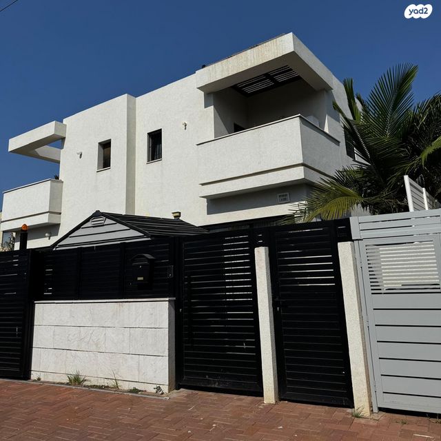 בית פרטי/ קוטג', הבוטנים 22, מרכז פרדס חנה, פרדס חנה כרכור