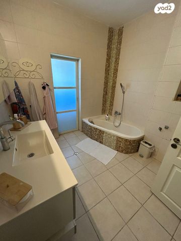 דירה, שדרות המגינים 16, מרכז העיר, קרית אתא