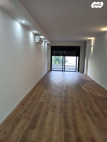 דירה, ארלוזורוב 73, עצמאות יוספטל, בת ים