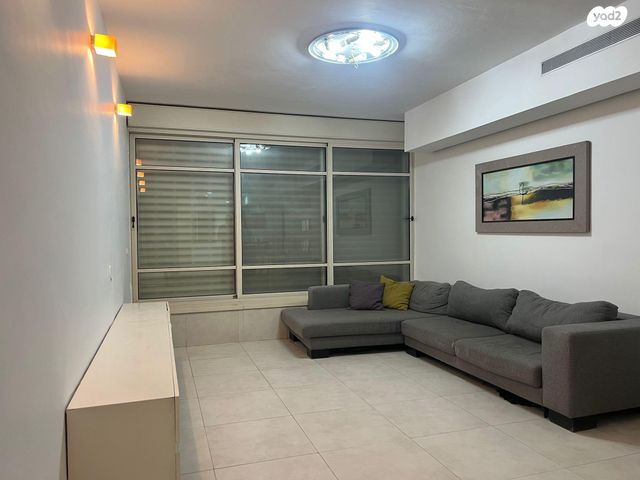 קרן היסוד 11