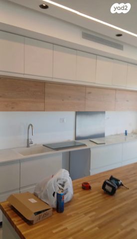 דירה, שדרות ודג'ווד 9, מרכז הכרמל, חיפה