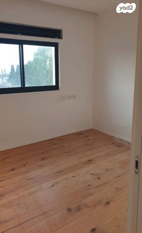 דירה, שדרות ודג'ווד 9, מרכז הכרמל, חיפה