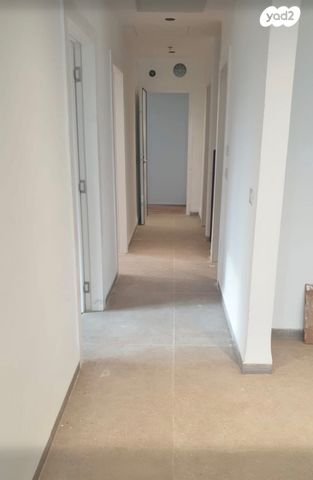 דירה, שדרות ודג'ווד 9, מרכז הכרמל, חיפה