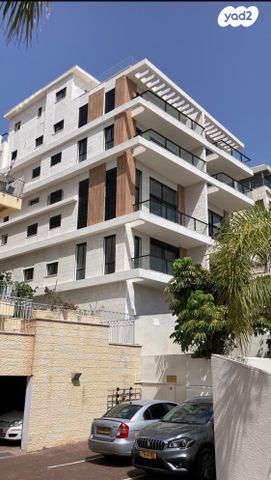 דירה, שדרות ודג'ווד 9, מרכז הכרמל, חיפה