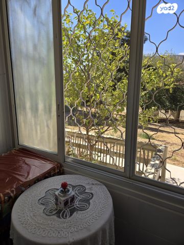 דירת גן, עין זהב 13, שכונת הורדים, קרית שמונה