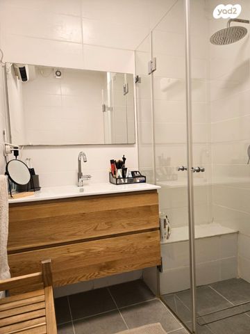 דירה, מעונות ברכה, השומר, ראשון לציון