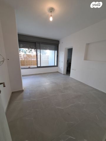 דירת גן, פרומקין 6, צפון מערב מרכז העיר, נתניה