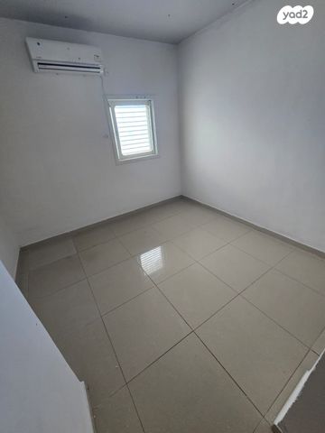 דירת גן, וייצמן 85, עמידר, בת ים