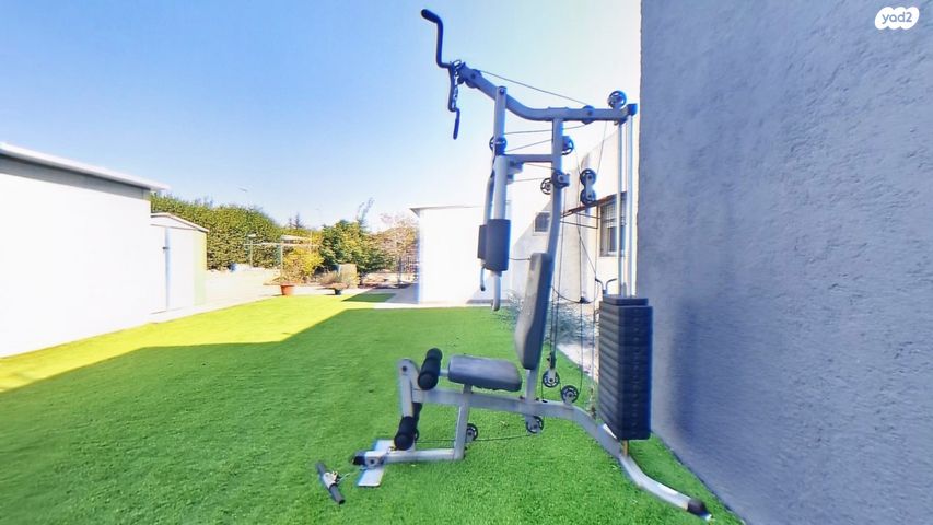 דו משפחתי, נעלה