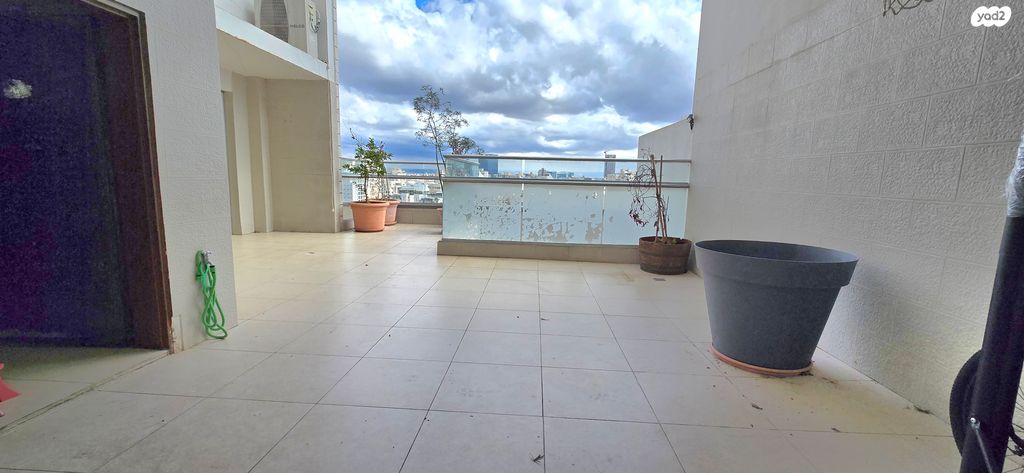 גג/ פנטהאוז, המרגנית 4, קרית אילון, חולון