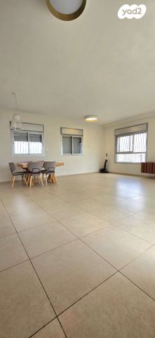 גג/ פנטהאוז, המרגנית 4, קרית אילון, חולון