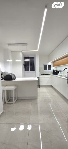 דירה, קדושי קהיר 30, נאות רחל, חולון