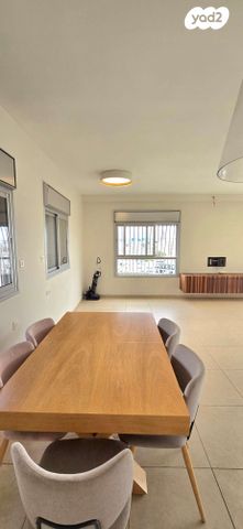 גג/ פנטהאוז, המרגנית 4, קרית אילון, חולון