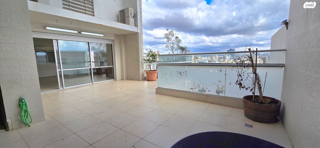 גג/ פנטהאוז, המרגנית 4, קרית אילון, חולון