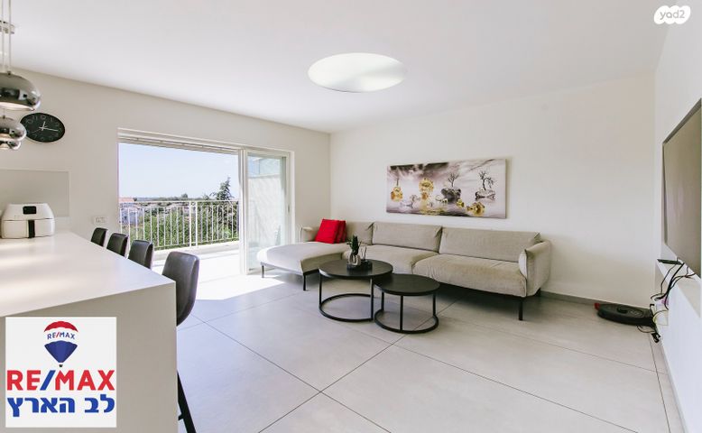 גג/ פנטהאוז, שער הגיא, רובע ד', אריאל