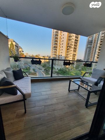 דירה, ישראל זנגוויל 45, נתניה