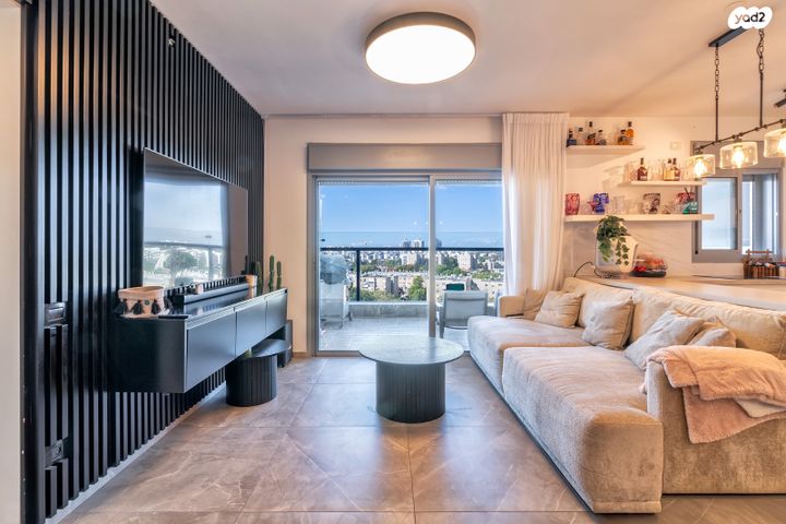 דירה, חרמון, נאות שז"ר, יבנה