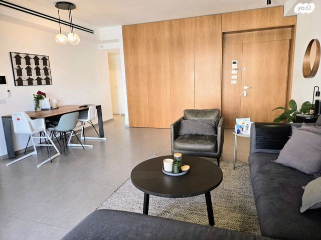 דירה, מעונות ברכה, השומר, ראשון לציון