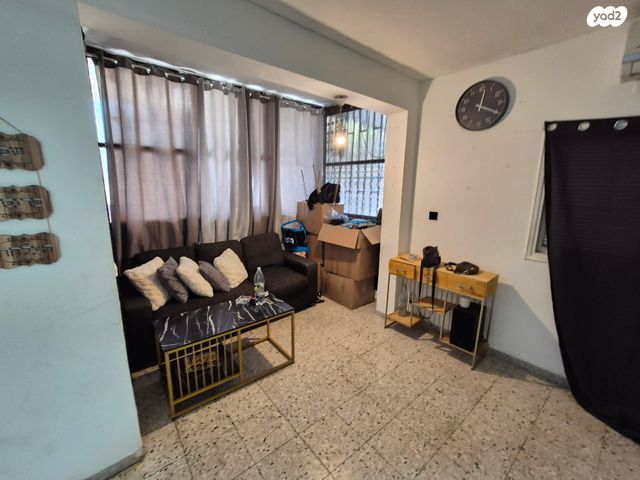 דירת גן, ירושלים, בת ים