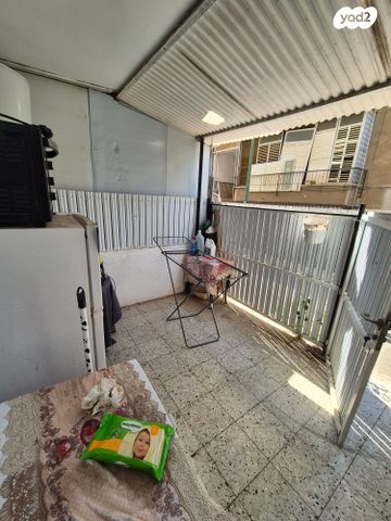 דירת גן, ירושלים, בת ים