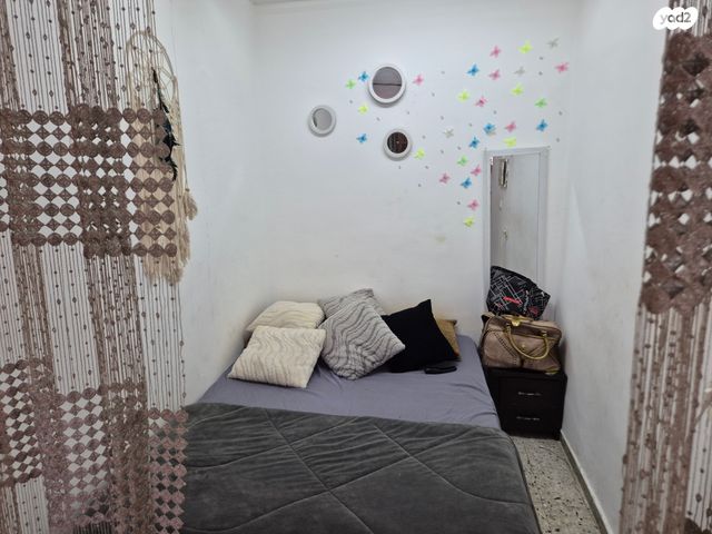 דירת גן, ירושלים, בת ים